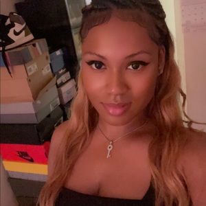 Meet your Posher, Letavia